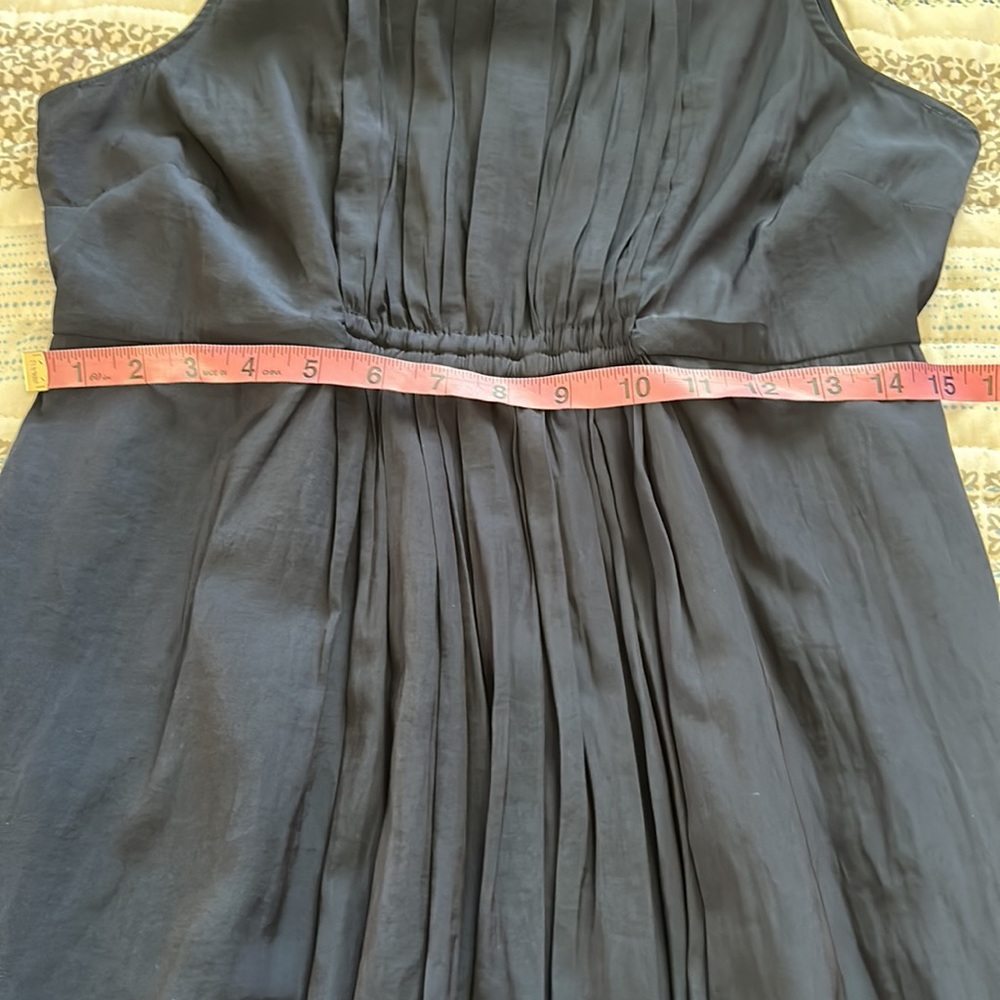 A Pea In The Pod Maternity Dress - Picture 9 of 10